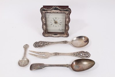 Lot 31 - R. Carr silver framed time piece, pair of Continental silver salad servers, Continental silver caddy spoon and a plated tablespoon with engraved crest (5)