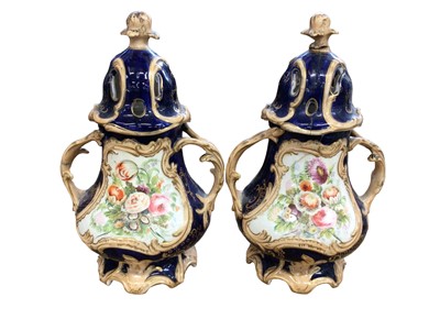 Lot 96 - A pair of Samuel Alcock pot pourri vases and covers