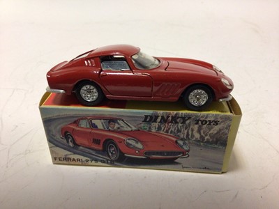 Lot 32 - Dinky Ferrari 275 GTB No 506, in different colourways Red & Yellow, both in original boxes (2)