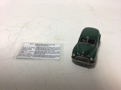 Lot 52 - Crossways Models Morris 8 S2 2 Door Saloon No.339 of a limited edition of 400, Morris Oxford MO No.309 of 400 limited edition both boxed with certificates (2)