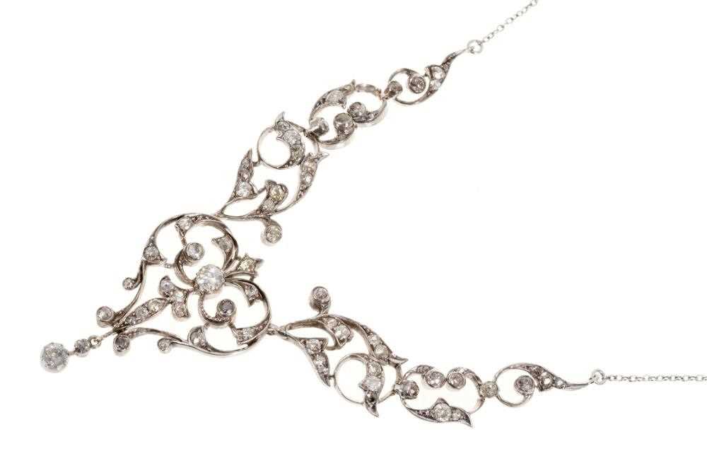 Lot 464 - Late Victorian diamond necklace