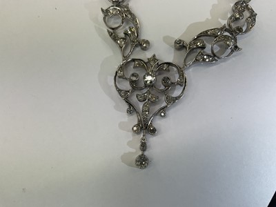 Lot 464 - Late Victorian diamond necklace