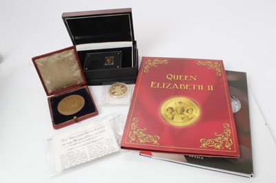 Lot 205 - World - Mixed coins and medallions to include London Mint Office Isle of Man 'First Blackened Penny Black Gold Coin' 1990 (N.B. Wt. 1/25 ounce) with Penny Black Postage Stamp 1840 (N.B. Cased with...