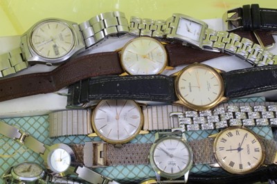Lot 991 - Group of various wristwatches including a stainless steel Seiko Automatic, Sekonda and others