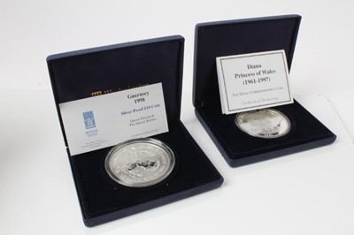 Lot 210 - World - Silver proof's (.999 purity) 5oz coins to include Bank of Uganda 10000 Shillings 1998 and Guernsey 'Queen Elizabeth The Queen Mother' £10 1998 (N.B. Both cased with Certificates of Authenti...