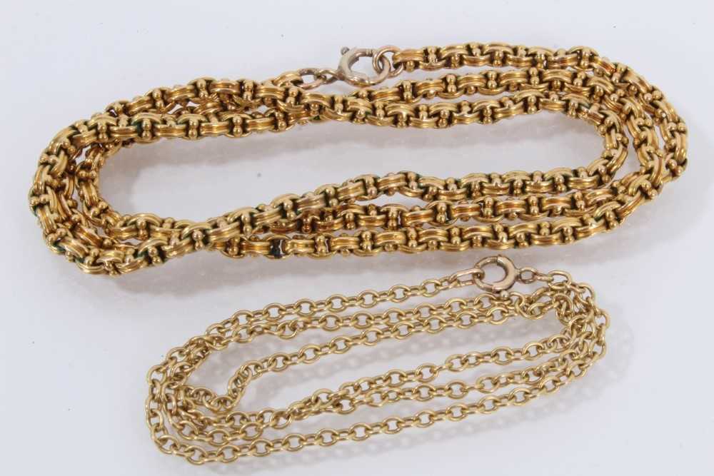 Lot 811 - 9ct gold chain and one other fancy link gold plated chain (2)