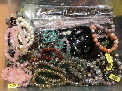 Lot 813 - Collection of semi precious bead necklaces and bracelets including quartz, cultured pearls, tiger's eye, turquoise, carnelian etc (3 trays)
