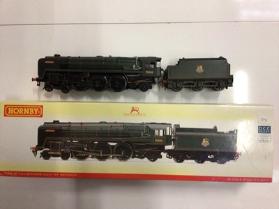 Lot 1818 - Hornby OO locomotives including LNER lined green 4-6-2 Class A3 'Flying Scotsman' locomotive 4472 (without tender), boxed R2441, BR lined green 4-6-2 Britannia Class 7MT ' Britannia' tender locomot...