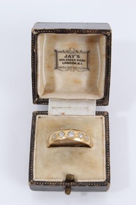 Lot 854 - Victorian 18ct gold diamond five stone gypsy ring