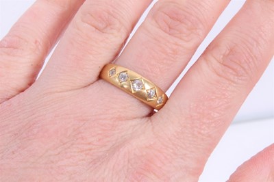 Lot 854 - Victorian 18ct gold diamond five stone gypsy ring