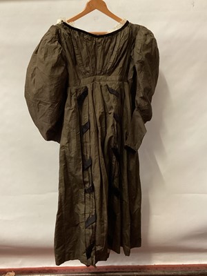 Lot 2113 - 1833 Georgian brown silk taffetta maternity...