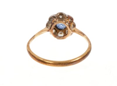 Lot 431 - Edwardian sapphire and diamond cluster ring
