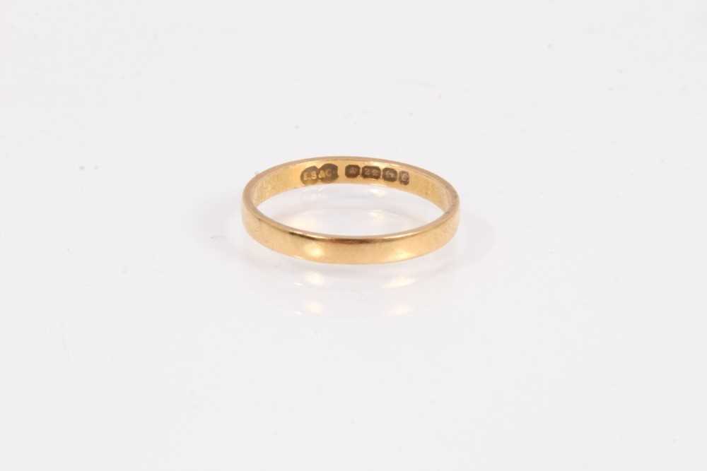 Lot 896 - 22ct gold wedding ring (Birmingham 1979)