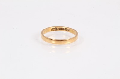 Lot 896 - 22ct gold wedding ring (Birmingham 1979)