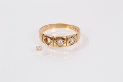 Lot 520 - Diamond three stone ring