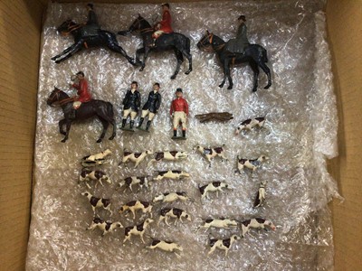 Lot 1969 - Selection of Britains lead hunting figures including mounted figures, fox, hounds and walking figures