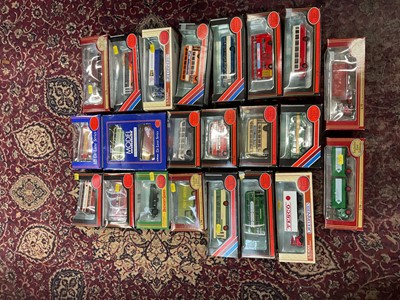 Lot 1995 - Diecast boxed selection of E.F.E. model buses (22)