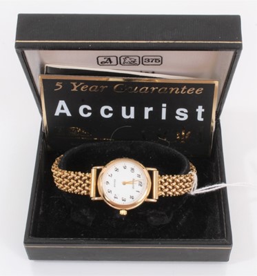 Lot 917 - 9ct gold Accurist wristwatch on 9ct gold bracelet, boxed