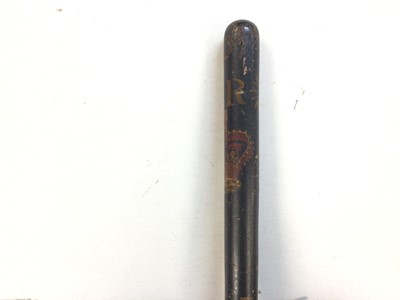 Lot 615 - Victorian painted truncheon with crowned VR cipher and ribbed grip 45cm