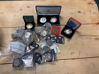Lot 254 - World - Mixed coinage to include silver proof Isle of Man Christmas 50p 1987 (N.B. Cased with Certificate of Authenticity), G.B. Crown 1935 EF, Royal Mint proof sets 1980, 1982, silver Britannia 19...