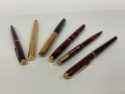 Lot 2568 - A pair of Parker made in France ballpoint pens, a Parker Made in France fountain and pencil set, and two more Parker pens (6)