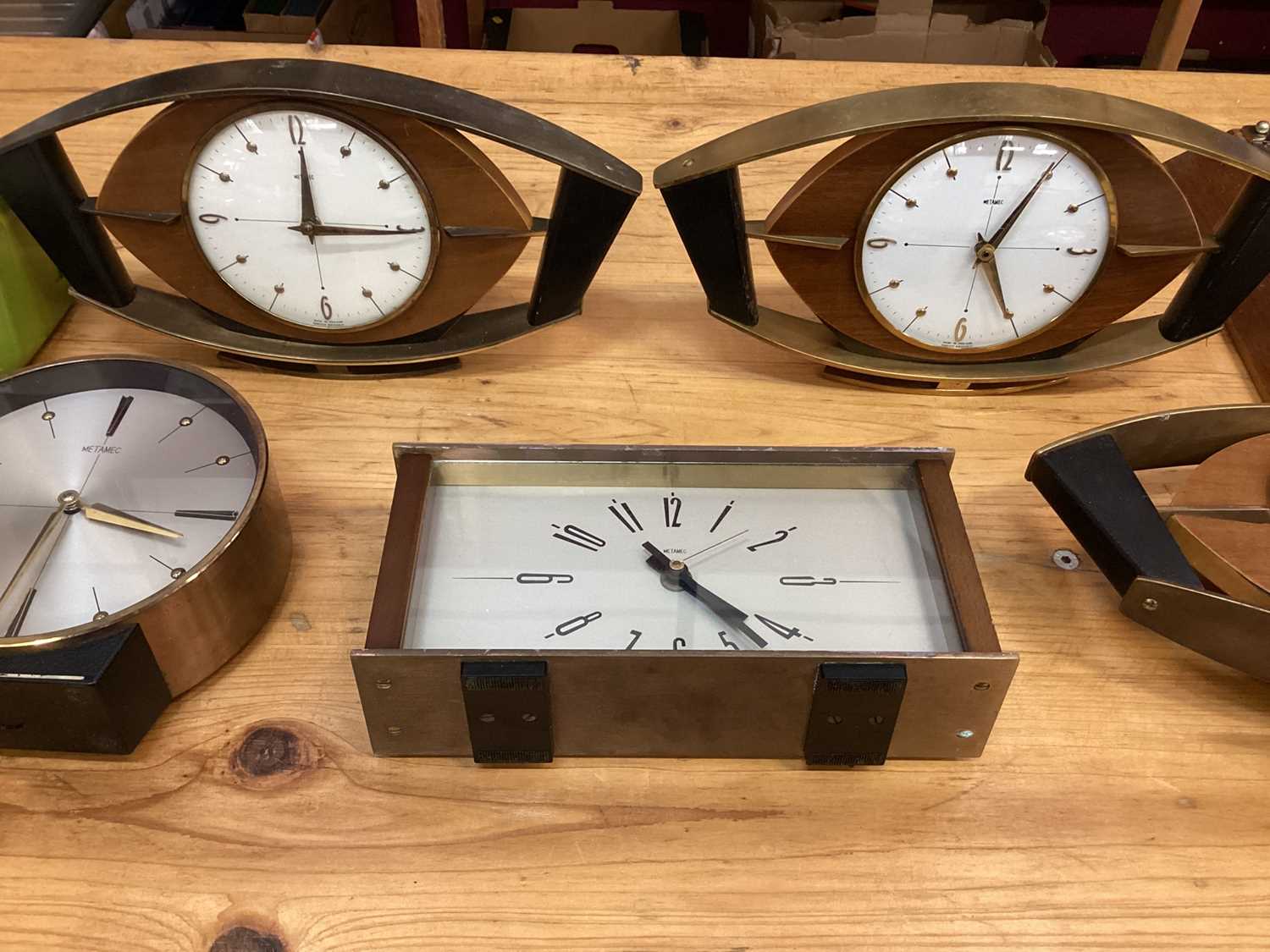 Lot 2580 - Group of Metamec mantel and alarm clocks