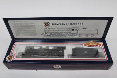 Lot 1877 - Railway Bachmann OO gauge three boxed locomotives and tenders including Viscoun Ridley 31-701, V2-3650 LNER, 31-556 and one other (3)