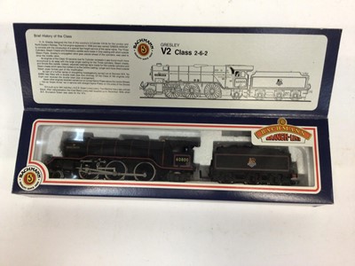 Lot 1878 - Railway Bachmann OO gauge three boxed locomotives including V2 60800 Green Arrow 31-551, J39 1974 LNER lined black, V1 67601 No. 31-601 (3)