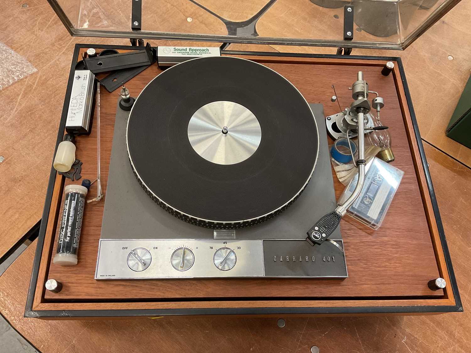 Lot 2238 - Garrard 401 record player in original Perspex topped SME case.