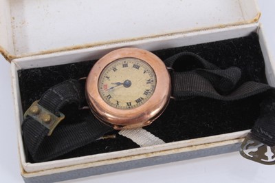 Lot 1004 - Vintage 9ct rose gold cased wristwatch and other gold jewellery