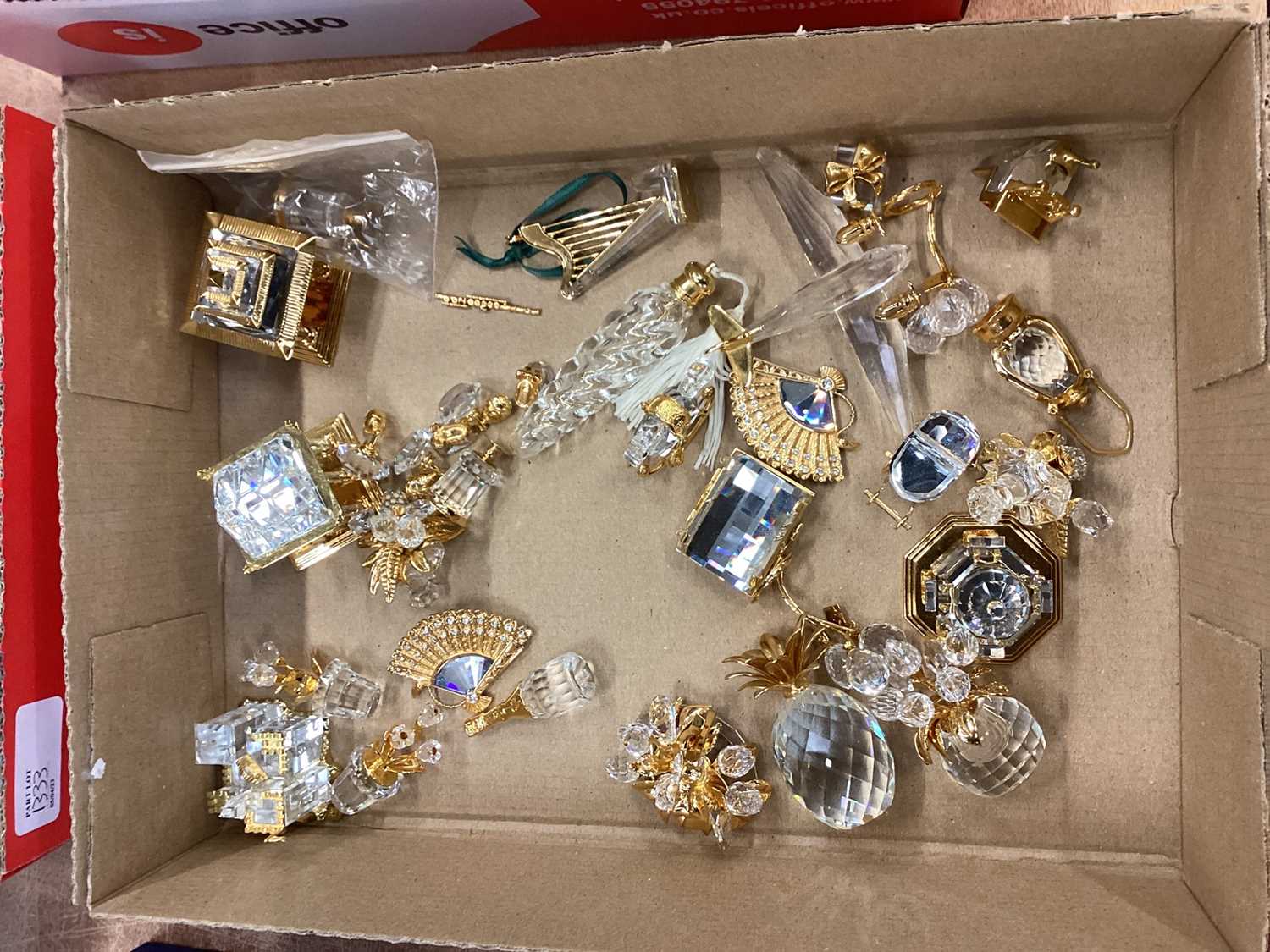 Lot 1333 - Collection of unboxed Swarovski crystal and