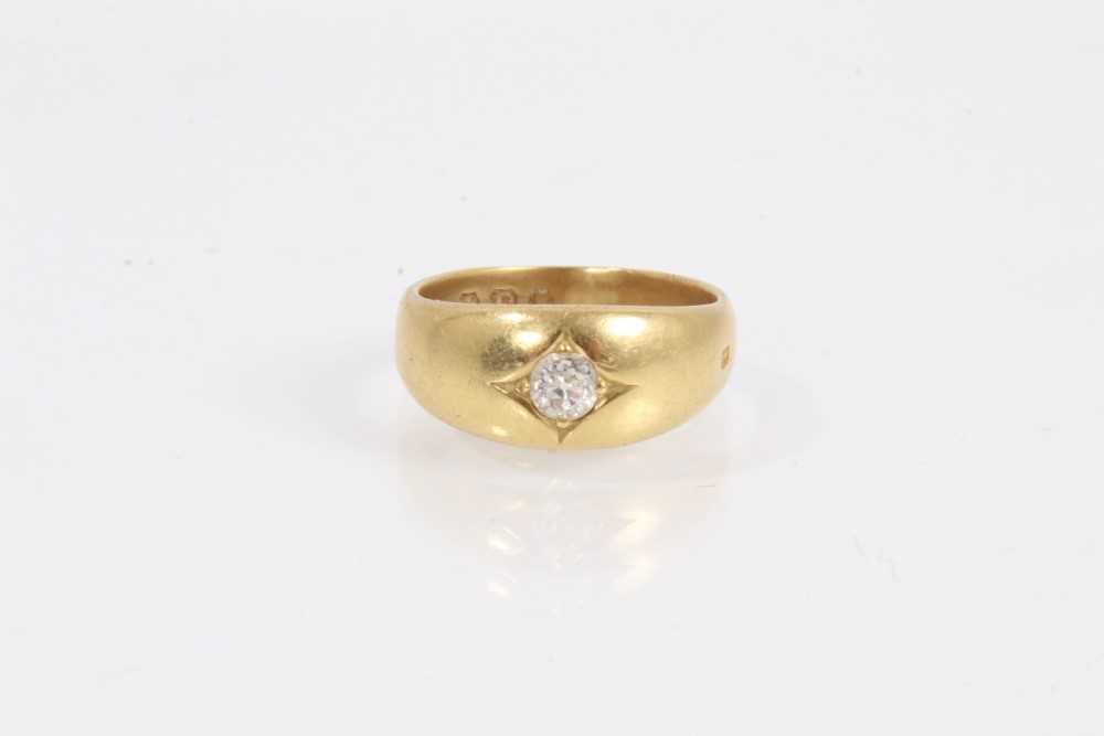 Lot 1049 - Victorian 18ct gold diamond single stone gypsy ring