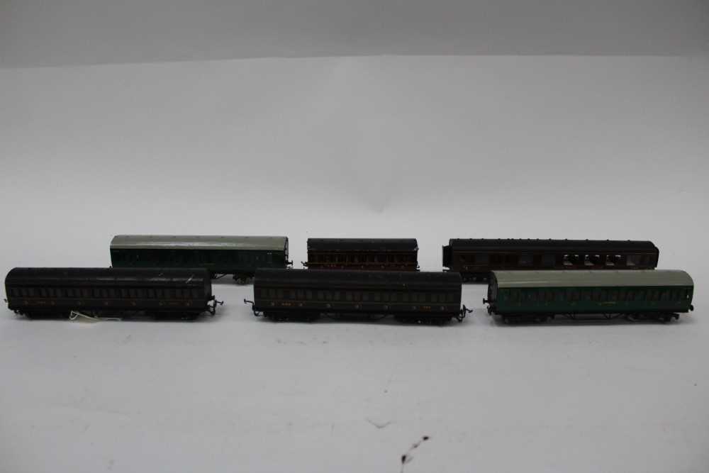 Lot 1861 - Railway OO gauge selection of Exley tinplate carriages, various lines including G.W. Southern etc (18)