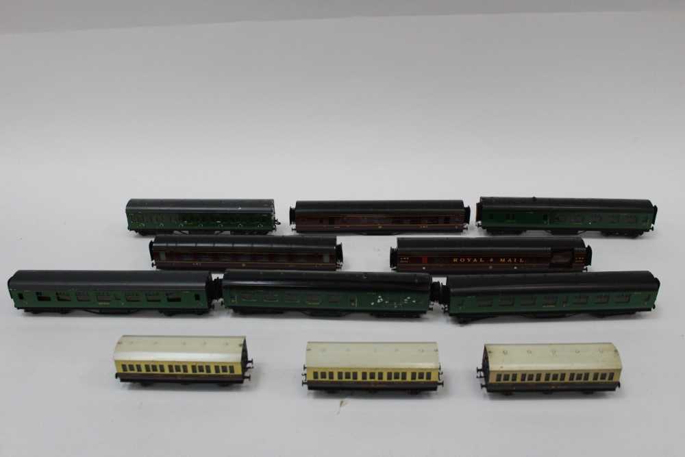 Lot 1856 - Railway OO gauge Exley tinplate carriages, various lines including Southern, LMS etc some incomplete (11)