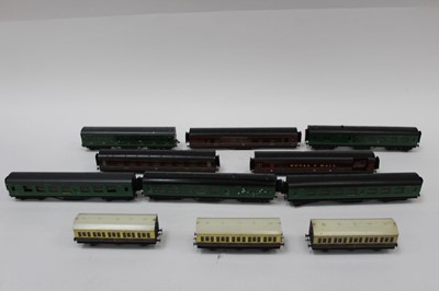 Lot 1856 - Railway OO gauge Exley tinplate carriages, various lines including Southern, LMS etc some incomplete (11)