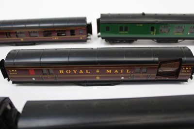 Lot 1856 - Railway OO gauge Exley tinplate carriages, various lines including Southern, LMS etc some incomplete (11)