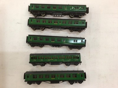 Lot 1856 - Railway OO gauge Exley tinplate carriages, various lines including Southern, LMS etc some incomplete (11)