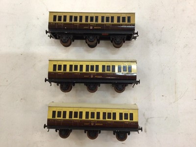 Lot 1856 - Railway OO gauge Exley tinplate carriages, various lines including Southern, LMS etc some incomplete (11)