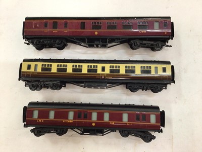 Lot 1850 - Railway OO guage Exley carriages in original boxes (6)