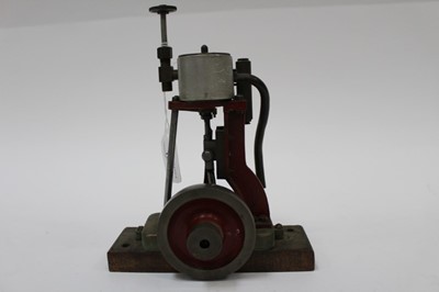 Lot 1843 - Single axle steam pump with Flywheel