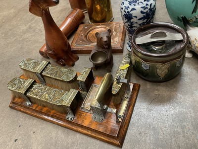 Lot 143 - Ceramics and sundries