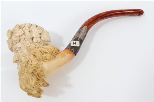 Lot 764 - Large 19th century meerschaum pipe carved in...