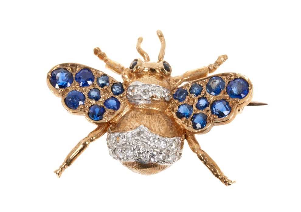 Lot 497 - Diamond and sapphire bee brooch