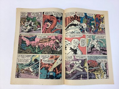 Lot 93 - Marvel comics The Silver Surfer 1968 to 1970. Incomplete run from issue 1 - 18. Missing issues 7, 10 and 11. Issue No.1 is missing front and back covers. English and American price variants. (15)