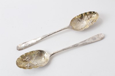 Lot 289 - Pair Georgian berry spoons with gilded bowls (London 1759), 21cm  and pair Victorian plated berry spoons (4)