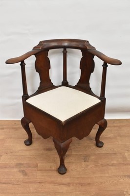 Lot 1441 - George II mahogany corner chair