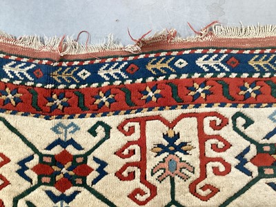 Lot 1519 - Large Kashgai carpet