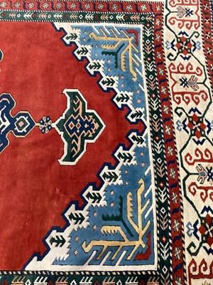 Lot 1519 - Large Kashgai carpet