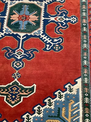 Lot 1519 - Large Kashgai carpet