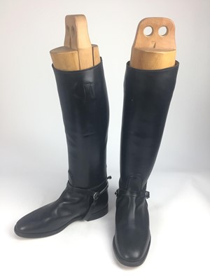 Lot 933 - Pair of black leather hunting boots with wooden trees, size 12L